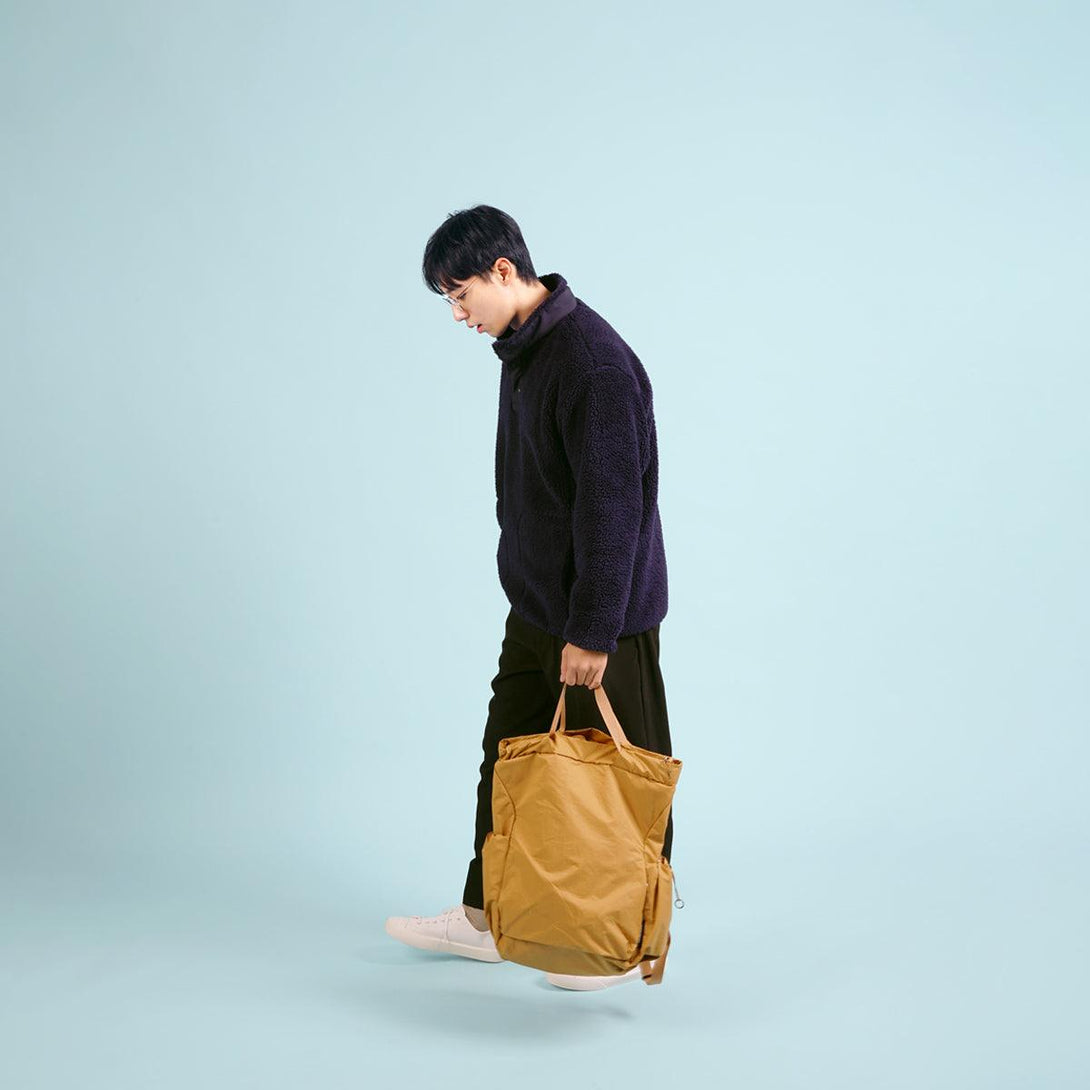 ROUX - All Day Totepack (M) - HELLOLULU LIVING SOLUTIONS. Light Walnut