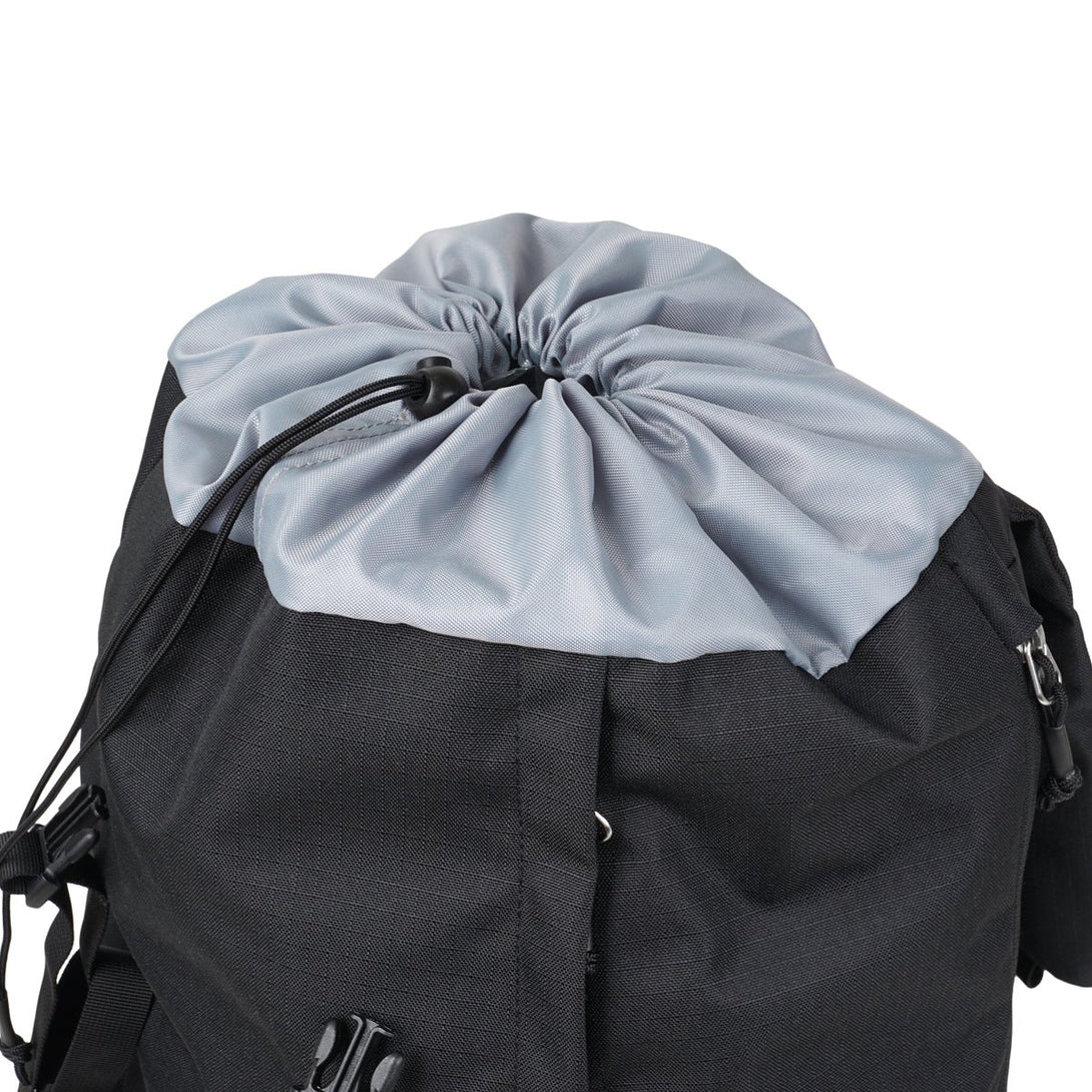 GIO - Utility Flap Backpack L - HELLOLULU LIVING SOLUTIONS. Charcoal Black